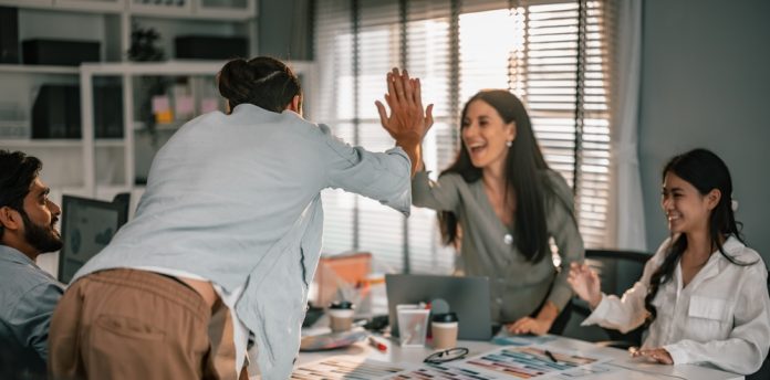 Efficient,Collaboration,With,Coworkers,Helped,A,Startup,Team,Succeed.,Completing