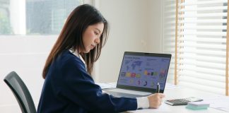 How HR Pros Can Leverage Employee Development and Performance with Transformative AI