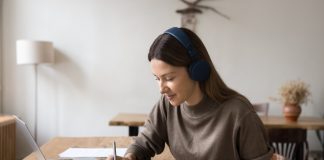 Modern,Day,Remote,Learner.,Smiling,Young,Woman,High,School,Student